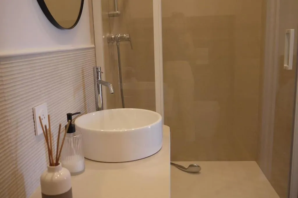 Apartment Appartement Spacieux, Confort Et Climatise A 500M De La Plage Carqueiranne France