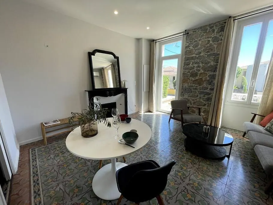 Appartement Spacieux, Confort Et Climatise A 500M De La Plage Carqueiranne 0*,  France